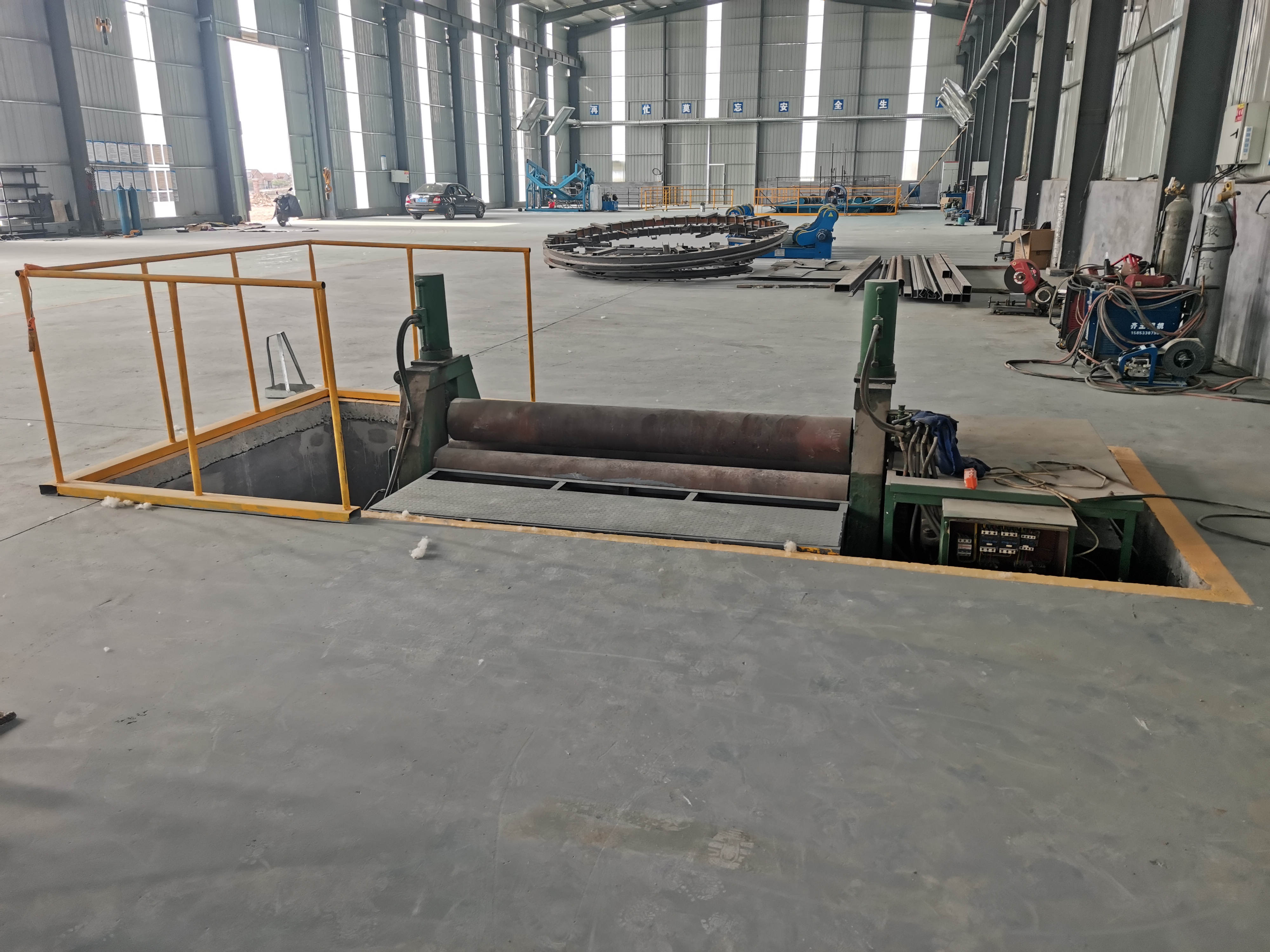 防腐储罐成品仓储-PE塑料储罐存放区