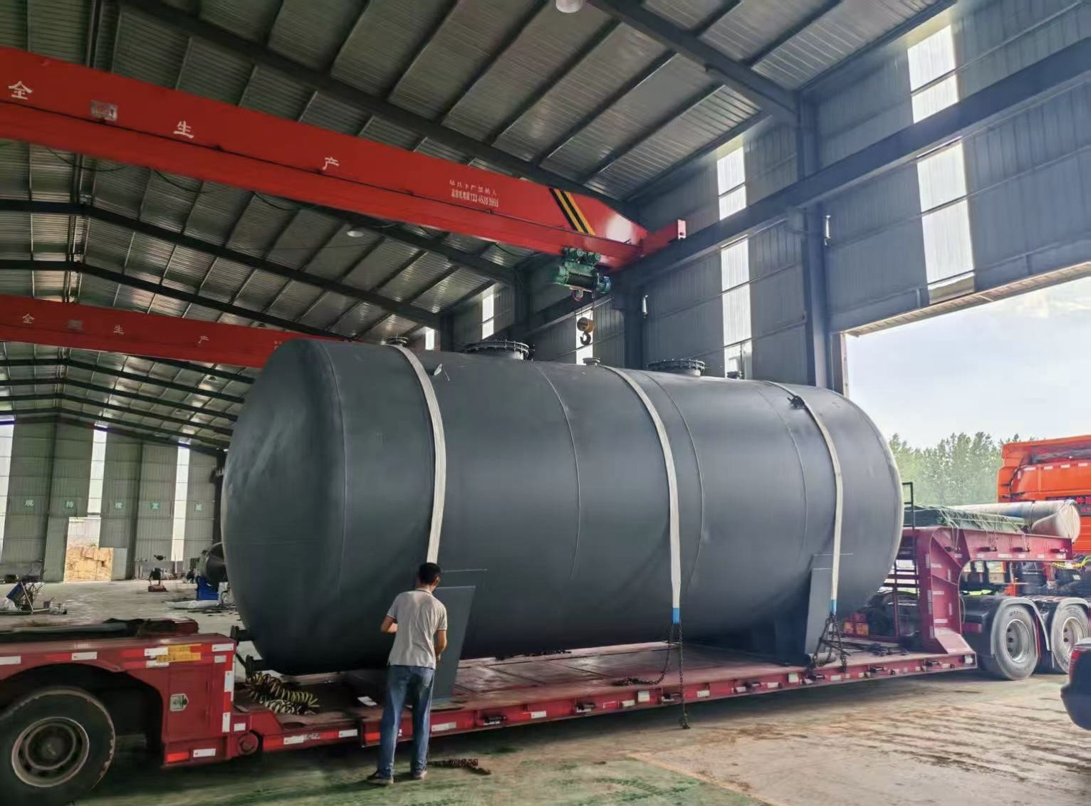 PE塑料储罐现场安装-储罐厂家施工案例